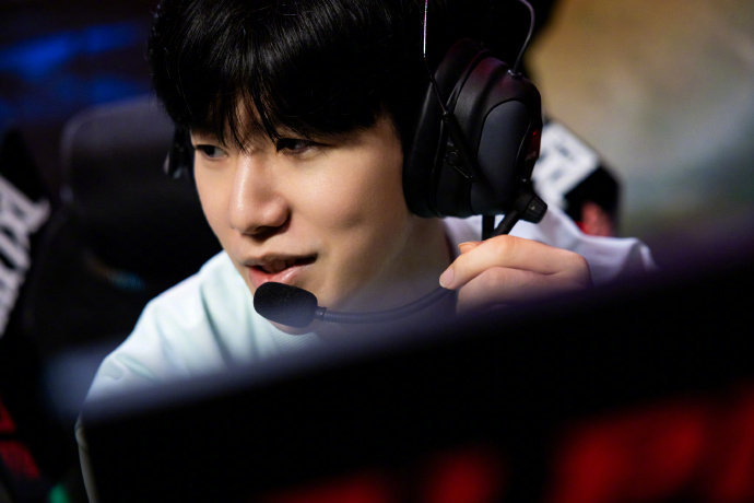 赛的消息传 赛的消息传